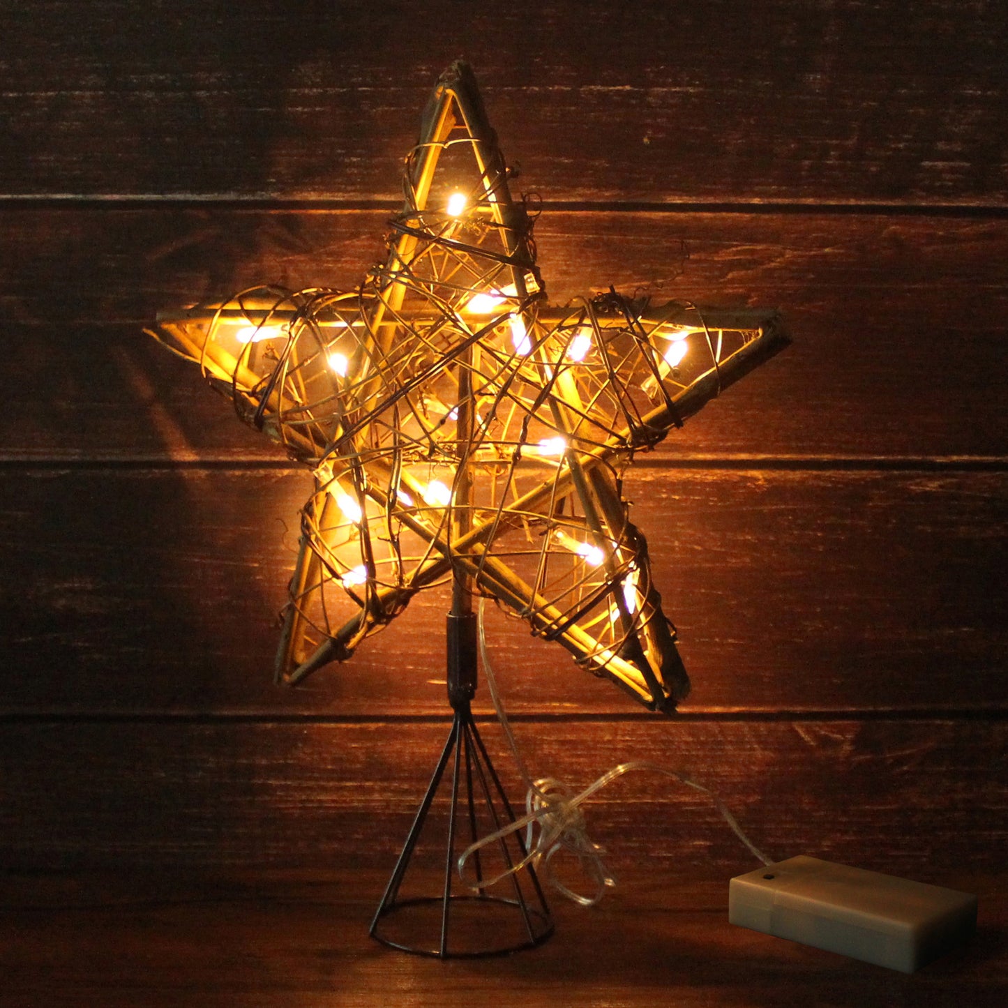 CVHOMEDECO. Rattan Natural Tree Top Star with Warm White LED Lights and timer for Christmas Tree Decoration and Holiday Seasonal Décor, 10 x 13 Inch/15 LEDs