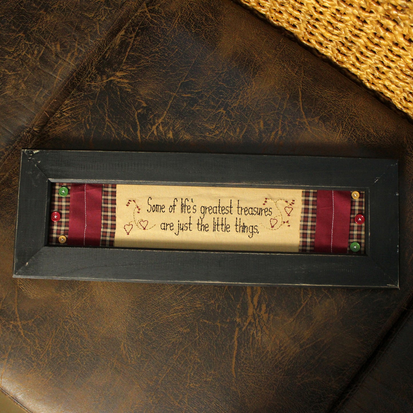 CVHOMEDECO. Primitives Vintage Some of Life’s Greatest Treasures Are Just the Little Things Stitchery Frame Wall Mounted Hanging Decor Art, 21.75 x 7.5 Inch