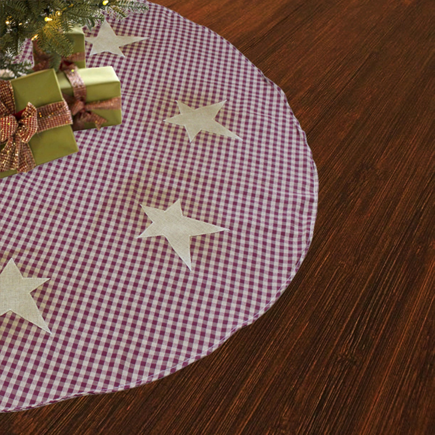 CVHOMEDECO. Country Rustic 50 Inch Christmas Tree Skirt Double Layers Burgundy Plaid Stitching Eight Burlap Stars for Christmas Holiday Party Décor.