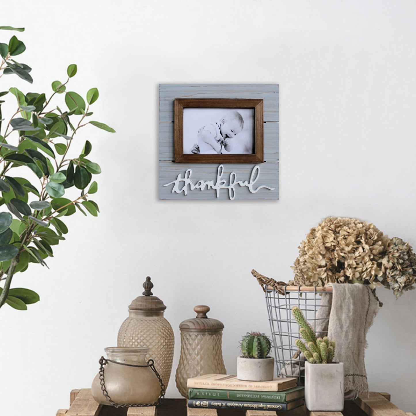 CVHOMEDECO. 6x4 Picture Frame Made of Solid Wood Thankful Designs Photo Frame for Tabletop Display and Wall Mounting, Distress Grey