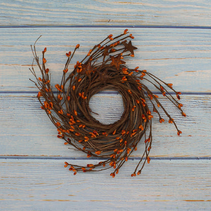 CVHOMEDECO. Primitives Rustic Pip Berries and Twig with Rusty Barn Stars Wreath, 7 Inch, Gold